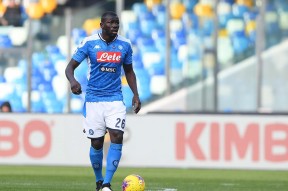 关于库里赛事官方发布高光表现新规，RNG争议不断！的信息