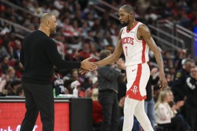  杜兰特关键节点战术调整,掘金带队取胜了吗 