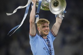 德布劳内爆冷击败西班牙队，比分优势明显引爆全场！的简单介绍