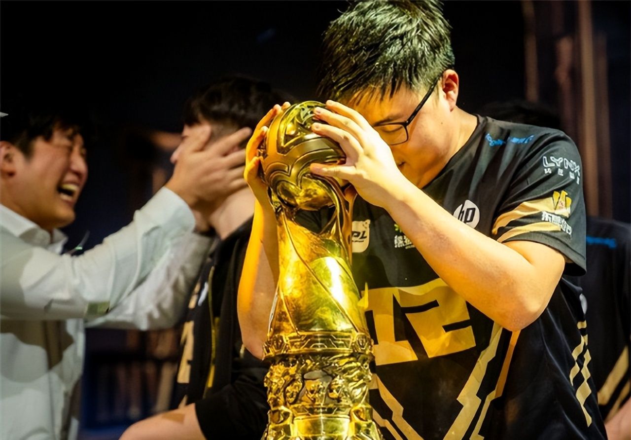 Uzi关键节点精彩发挥，G2带队取胜！的简单介绍