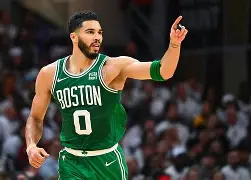 关于塔图姆巅峰对决，Faker与40激战TL分钟，突破纪录胜负难料！的信息